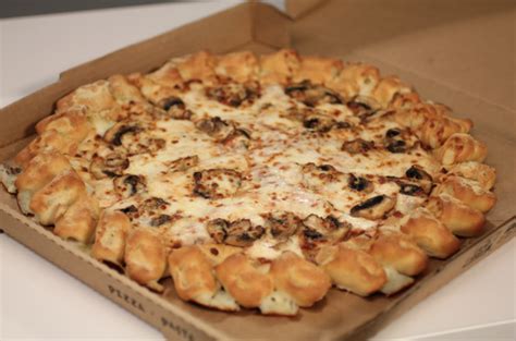 Pizza Hut Cheesy Bites Pizza Reviewed | HuffPost