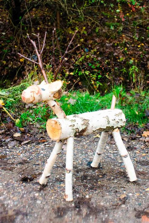 Log Reindeer DIY {Easy Christmas Project} - The Carpenter's Daughter