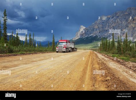 Dalton highway on Alaska Stock Photo - Alamy