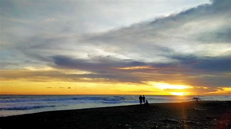 Laguna Pantai Glagah Indah Pemecah Ombak Terbaik di Jogja