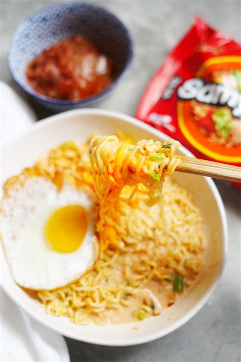 How To Make Cheesy Spicy Ramen Noodles? - DeKookGuide