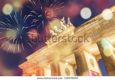 Fireworks Brandenburger Gate Berlin Stock Photo (Edit Now) 538998409