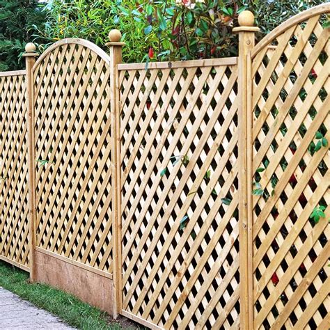 Bowed Lattice Fence Panel - 1830×1220mm - 6×4ft