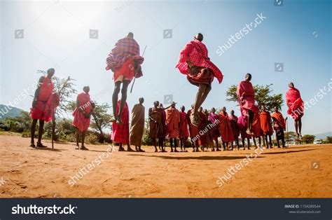 2317 imágenes de Masai dancing - Imágenes, fotos y vectores de stock ...