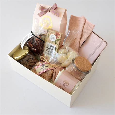 Pretty Sweet Deluxe Gift Box for Her | Gifts by Fusspot