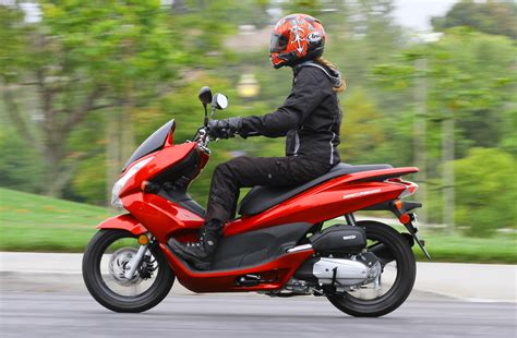 Honda Pcx 150 - reviews, prices, ratings with various photos