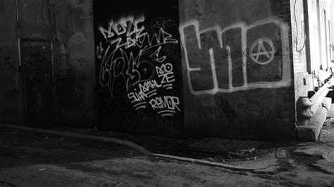 Graffiti in the alleyway by Jwondga on DeviantArt