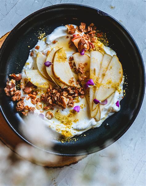 Greek yogurt, honey, pear, granola : r/HealthyFood