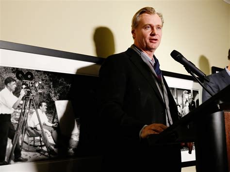 Nolan Sets Next Film With Universal, Spurning Warner Bros. - Bloomberg