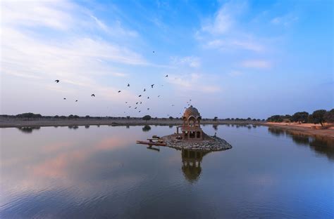 Gadisar Lake, Jaisalmer, Rajasthan, Tourism, 2021 | Lake, Photos of ...