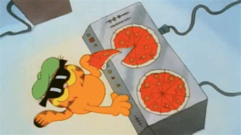 Garfield Eating Pizza GIF | GIFDB.com