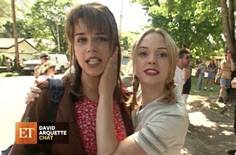 Neve Campbell and Rose McGowan Scream bts | Scream movie, Scream parody, Scream franchise