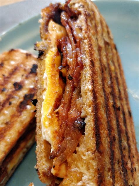 Maple bacon, egg, and cheese toastie. Bacon fried in maple syrup : r/FoodPorn