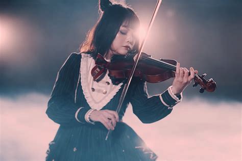 Watch: Violinist Covers Van Halen's 'Eruption'