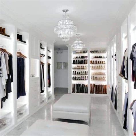 20+ Small Walk In Closet Lighting Ideas - DECOOMO