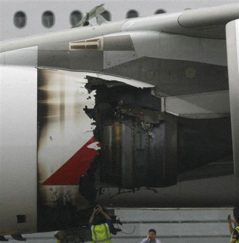 Photos – Qantas A380 Engine Failure – Flightstory.net – Aviation Blog