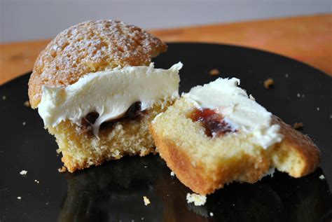 Rhubarb & Custard Butterfly buns - Recipe! - Super Busy Mum