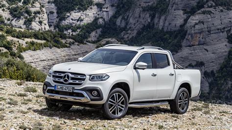 2018 Mercedes-Benz X-Class Pickup Line POWER (Color: Bering White Metallic) - Front Three ...