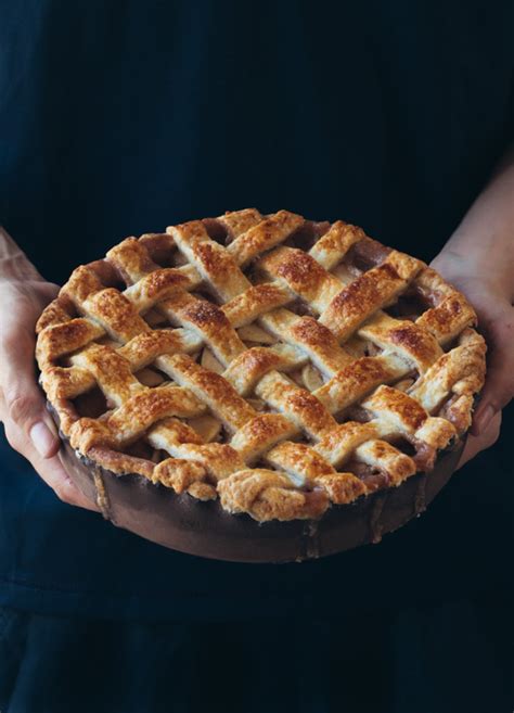 How to Make Lattice Pie Crust (W/ Pictures) - Pretty. Simple. Sweet.