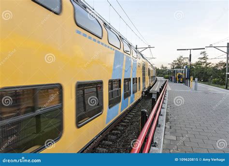 1,460 Modern Train Side View Stock Photos - Free & Royalty-Free Stock Photos from Dreamstime