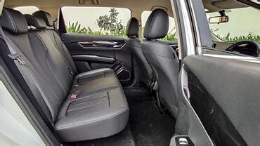 BYD e6 Images - Interior & Exterior Photo Gallery [30+ Images] - CarWale