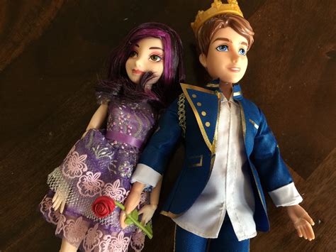 Disney Descendants Mal Ben 11-Inch Doll 2-Pack | ubicaciondepersonas ...