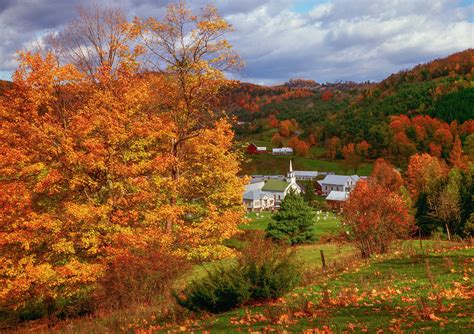 All the Ways to Enjoy Fall Foliage in Vermont: Hikes, Ski Gondolas, Scenic Drives, and More ...