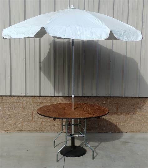 48″ Round w/96″ Table Umbrella – Giuffra's Party Rentals