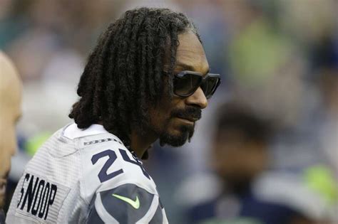 Snoop Dogg takes his youth football league to the Bay Area - SFGate