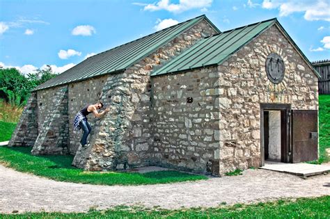 holiday valley: FORT GEORGE, NIAGARA-ON-THE-LAKE