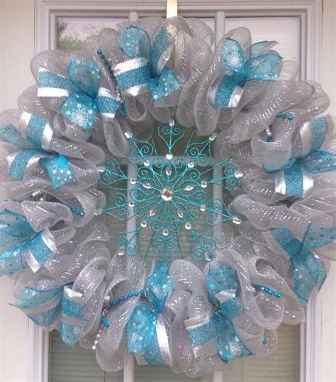 How to make a mesh wreath - deco mesh wreath tutorial with pictures