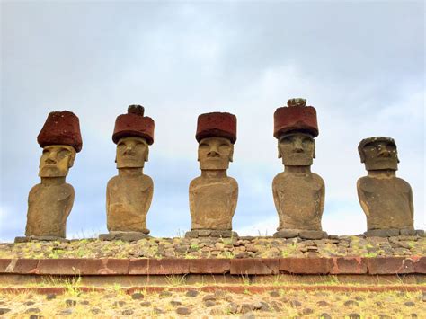 How Did Easter Islanders Lift Statues 13 Ton Hats Researchers May Have The Answer Npr Pastel ...