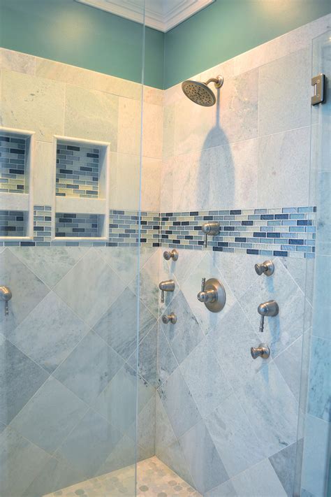 10+ Bathroom Accent Tile Ideas – DECOOMO