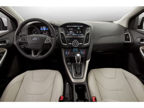 2018 Ford Focus: 107 Interior Photos | U.S. News