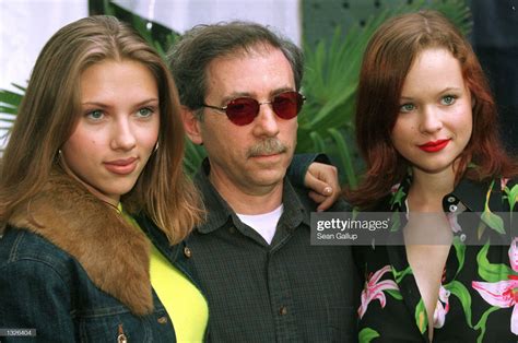 Director Terry Zwigoff poses with actresses Scarlett Johansson, left,... | Scarlett johansson ...