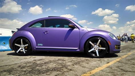 Volkswagen NewBeetle purple