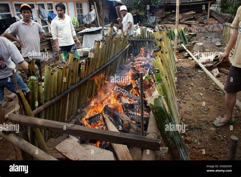 Minahasa cuisine hi-res stock photography and images - Alamy