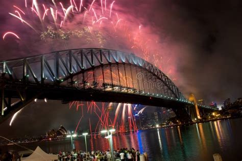 Sydney Harbour Bridge New Year Fireworks Stock Image - Image of cincinnati, cityscape: 3940981