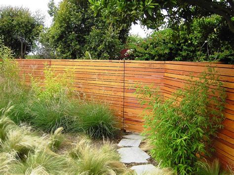 Horizontal wood fence ideas that look stunning