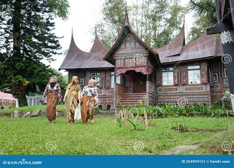 Rumah Gadang Traditional House, Adat Suku Minangkabau Editorial Photo ...