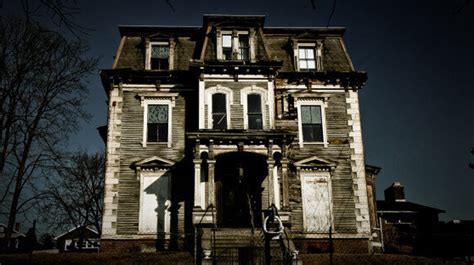 Top 10 Most Haunted Places On The Canadian Prairies | HuffPost Alberta