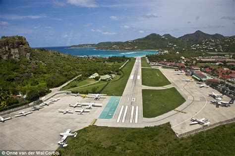 St Barts airport landing caught on camera in shocking 360 degree ...