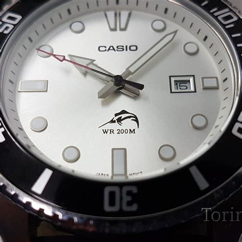 Casio Duro MDV106 Stainless Steel Silver Dial Dive-Style Watch Men's Watch, Men's Fashion ...