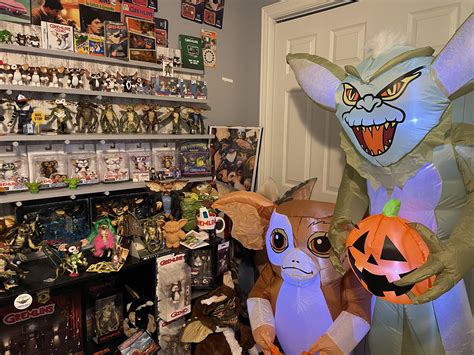 2 new blowup Halloween decorations for the Gremlins collection! : r/Gremlins