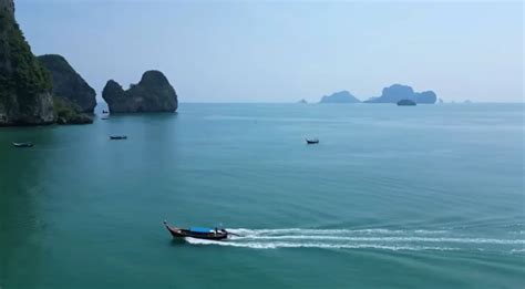 Railay Beach: A Tropical Paradise for Nature Lovers and Adventure Seekers