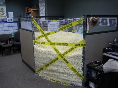 Awesome office cubicle pranks - 21 Pics | Curious, Funny Photos / Pictures