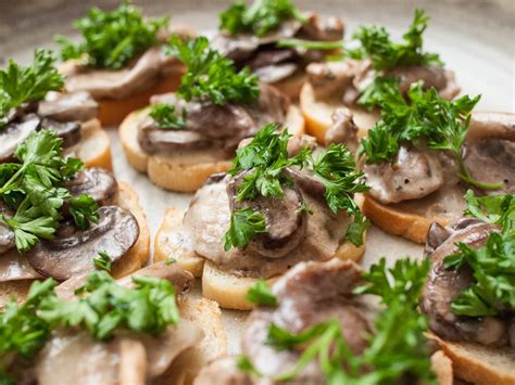 Mushroom Canapes | Fresh herb recipes, Stuffed mushrooms, Vegetarian canapes