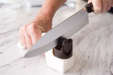 12 Kitchen Knife Safety Tips