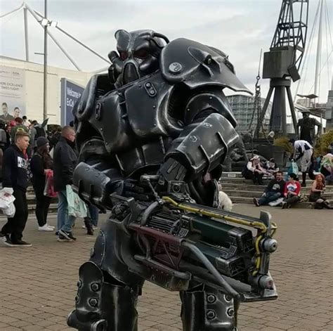 Fallout Power Armor Cosplay Gaming Fallout Power Armor Fallout ...