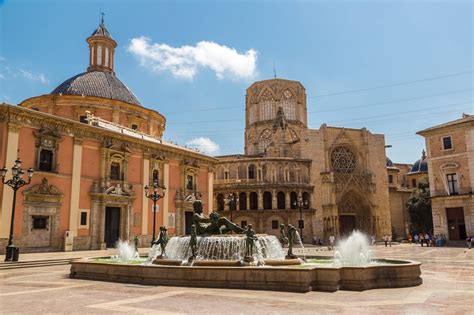 Old Town Valencia Private Walking Tour - Tourist Journey